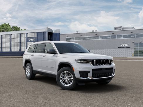 New 2026 Jeep Grand Cherokee L Laredo image 17