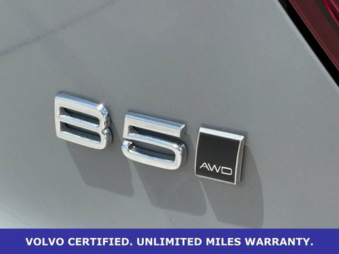 Certified 2025 Volvo XC40 B5 Plus AWD/4WD image 10