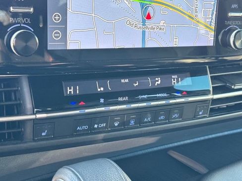 Used 2022 Toyota Sienna XSE image 24