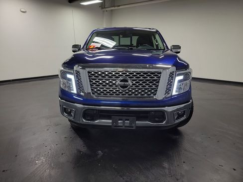 Used 2017 Nissan Titan SL image 2