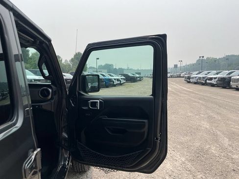 Used 2023 Jeep Wrangler Unlimited Sport AWD/4WD image 34