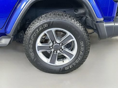 Used 2020 Jeep Wrangler Unlimited Sahara AWD/4WD image 34
