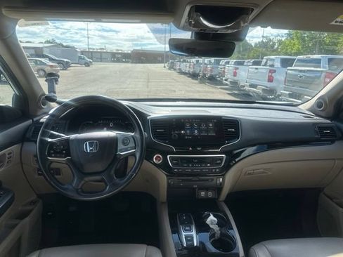 Used 2020 Honda Pilot Touring image 10