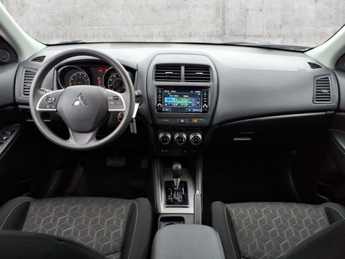 Used 2025 Mitsubishi Outlander Sport ES image 5