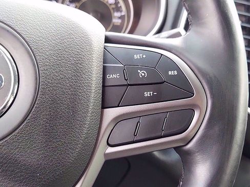 Certified 2019 Jeep Cherokee Limited image 21