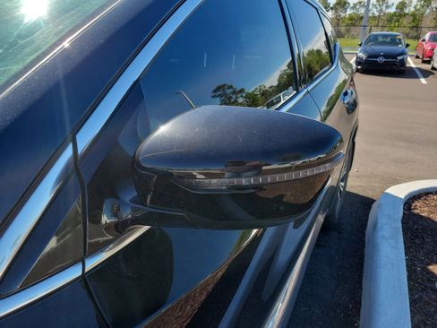 Used 2020 Nissan Murano S image 7