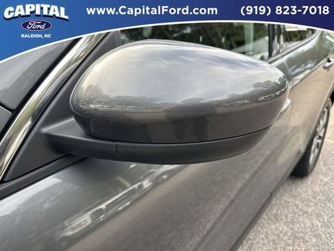 Used 2022 Ford Escape SEL FWD image 12
