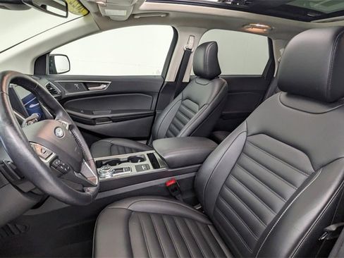 Certified 2022 Ford Edge SEL w/ Convenience Package image 2