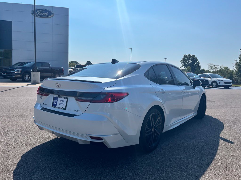 Used 2025 Toyota Camry XSE FWD image 5