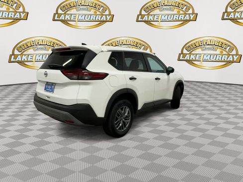 Used 2022 Nissan Rogue S image 3