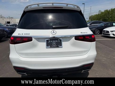 New 2026 Mercedes-Benz GLS 450 4MATIC image 9
