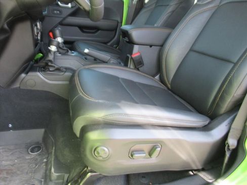 Used 2025 Jeep Gladiator Sport image 19