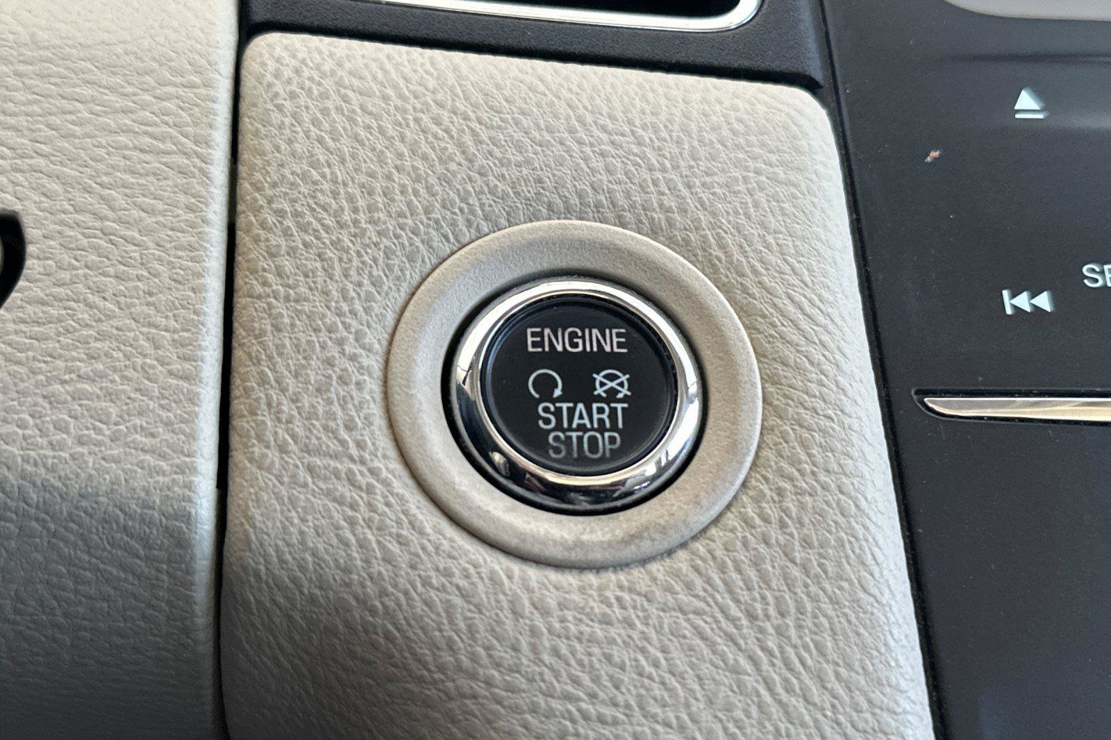 Used 2017 Ford Taurus SEL w/ Equipment Group 201A FWD image 21