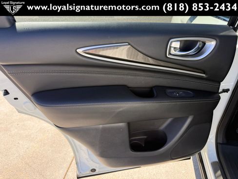 Used 2017 INFINITI QX60 FWD w/ Premium Plus Package image 17