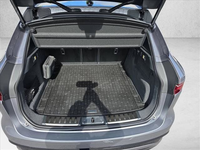 Used 2026 Jaguar F-PACE R-Dynamic S AWD/4WD image 12