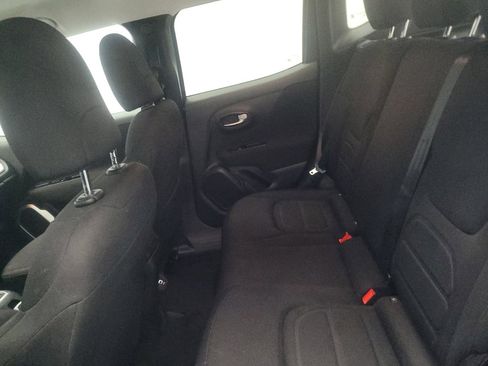 Used 2021 Jeep Renegade Latitude FWD image 18
