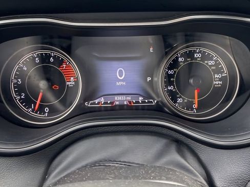 Used 2019 Jeep Cherokee Limited image 21