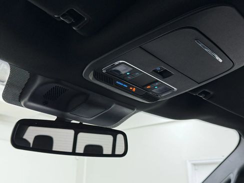 Used 2023 Ford F150 Lightning Lariat image 29