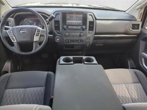 Used 2024 Nissan Titan SV RWD image 17