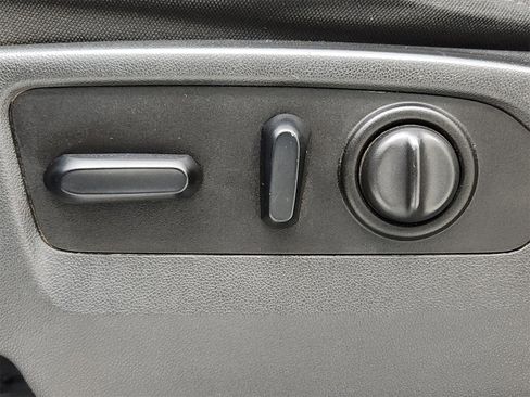 Used 2021 Chevrolet Silverado 2500 LT w/ Convenience Package image 28