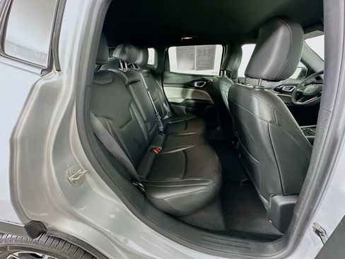 Certified 2024 Jeep Compass Limited image 37