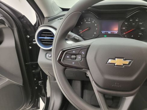 New 2026 Chevrolet Trax LS w/ LS Convenience Package FWD image 4