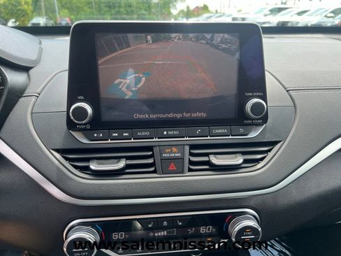 Used 2019 Nissan Altima 2.5 SV FWD image 12