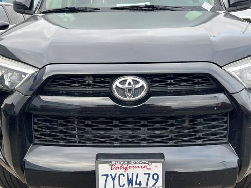 Used 2017 Toyota 4Runner SR5 AWD/4WD image 12