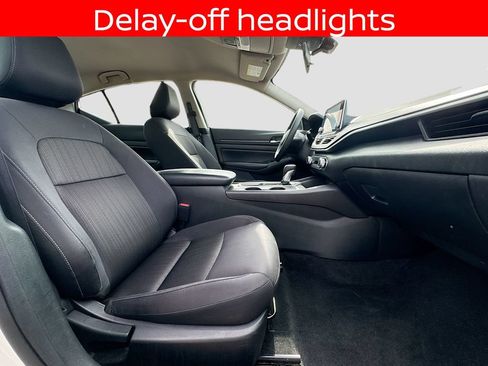 Used 2025 Nissan Altima 2.5 SV FWD image 22