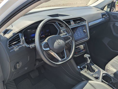 Used 2022 Volkswagen Tiguan SE AWD/4WD image 12