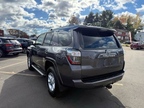 Used 2021 Toyota 4Runner SR5 Premium image 3