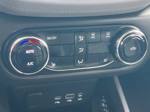 Used 2021 Chevrolet TrailBlazer LT w/ Convenience Package image 17