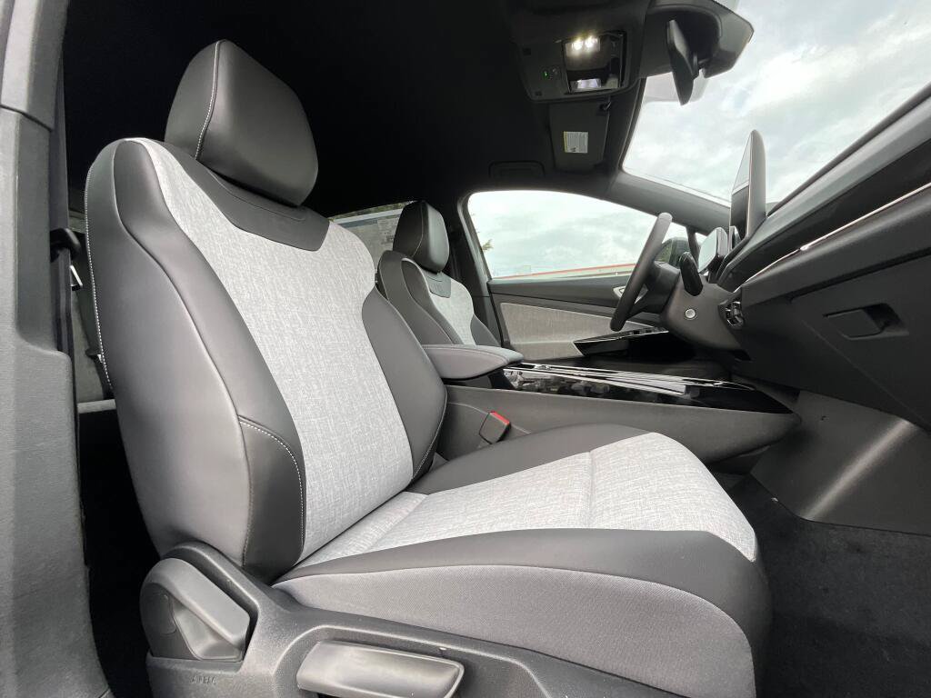 New 2026 Volkswagen ID.4 Pro AWD/4WD image 12