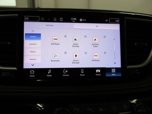 Used 2023 Chrysler Pacifica Touring-L AWD/4WD image 57
