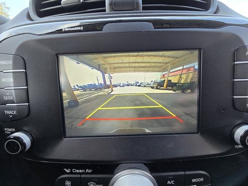 Used 2018 Kia Soul ! image 70