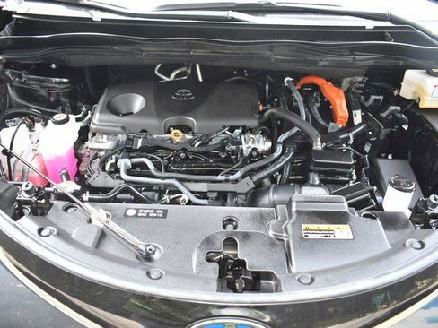 Used 2025 Toyota Sienna Limited image 32