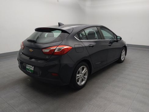 Used 2017 Chevrolet Cruze LT w/ Convenience Package FWD image 9