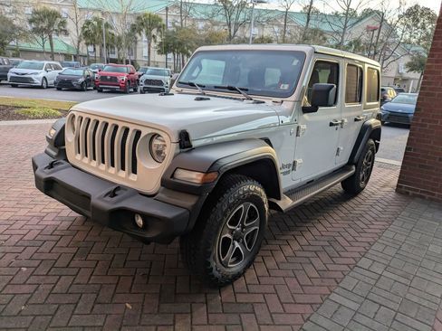 Used 2021 Jeep Wrangler Unlimited Sport image 3