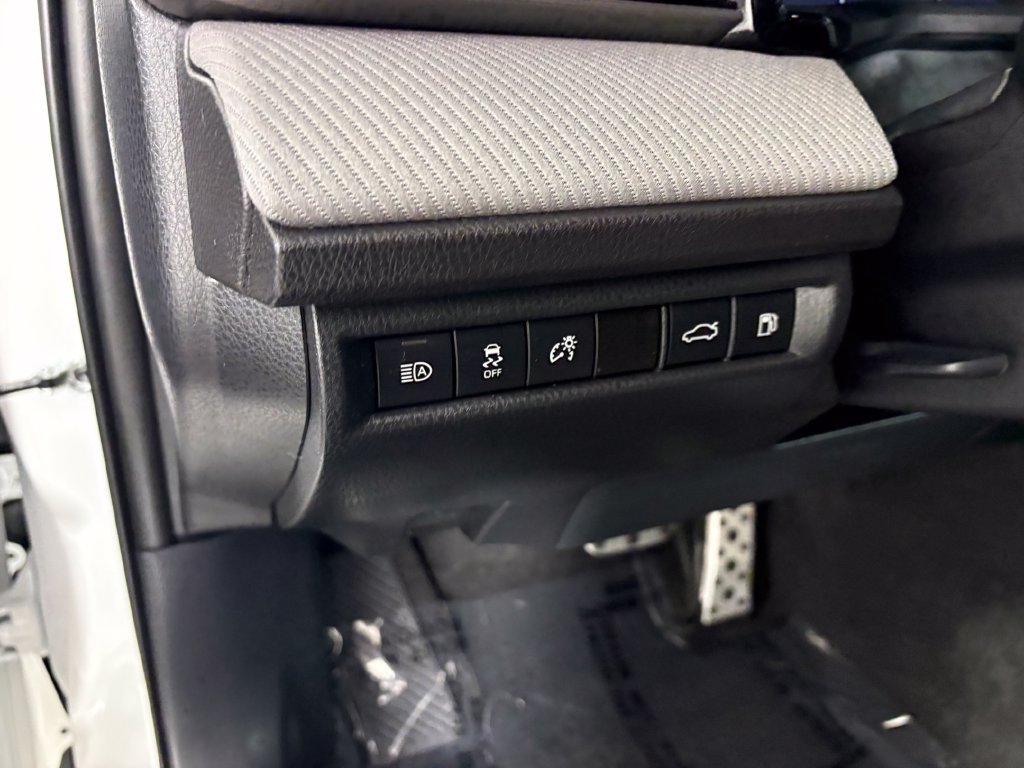 Used 2026 Toyota Camry SE AWD/4WD image 14