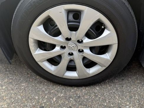 Used 2024 Toyota Corolla LE image 22