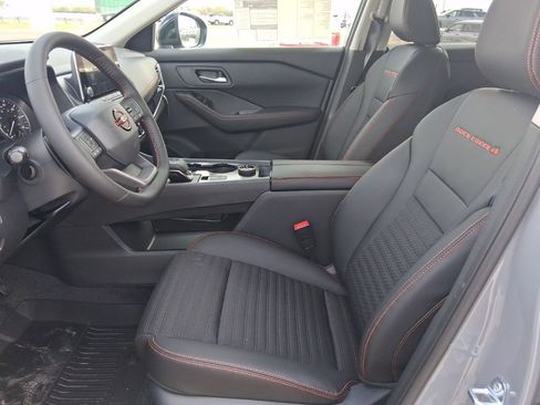 New 2026 Nissan Rogue SV AWD/4WD image 25