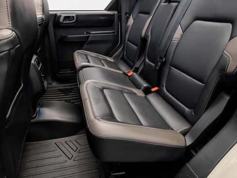Used 2025 Ford Bronco Outer Banks AWD/4WD image 35