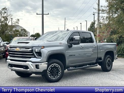 Used 2024 Chevrolet Silverado 2500 LTZ w/ LTZ Convenience Package image 1