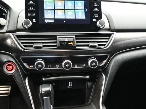 Used 2018 Honda Accord Sport image 12