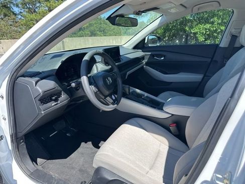 Used 2025 Honda Accord LX image 6