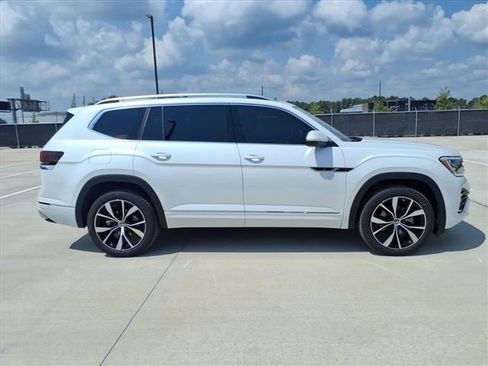 Certified 2026 Volkswagen Atlas SEL Premium R-Line AWD/4WD image 4