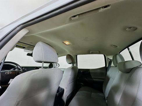 Used 2019 Toyota Tacoma SR w/ SR Convenience Package image 12