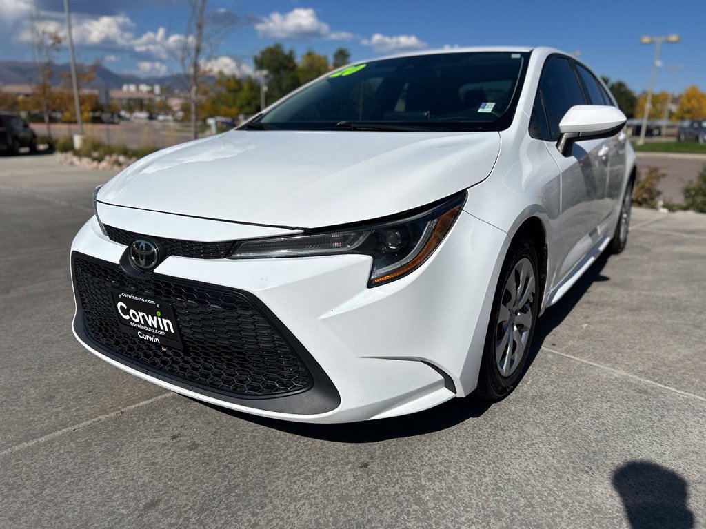 Used 2020 Toyota Corolla LE FWD image 3