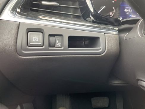 Used 2022 Cadillac XT5 Premium Luxury image 25