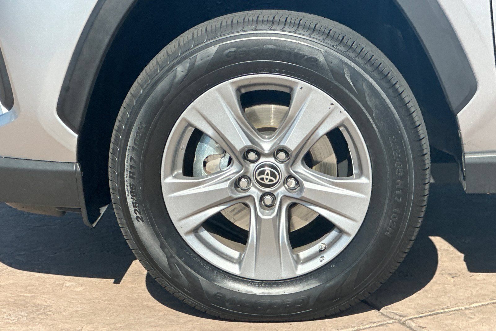 Certified 2023 Toyota RAV4 LE AWD/4WD image 33